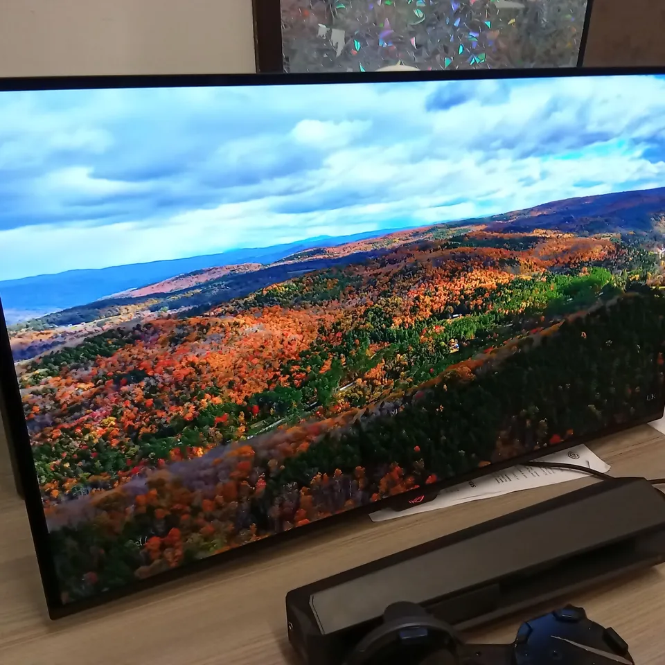 BOXED ASUS ROG SWIFT OLED PG32UCDM - 32IN 4K QD-OLED, 240HZ, 0.03 MS G-SYNC COMPATIBLE GAMING MONITOR RRP £1349