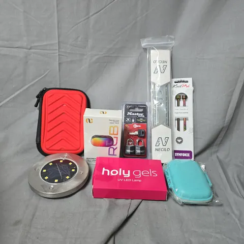 APPROXIMATELY 15 ASSORTED HOUSEHOLD ITEMS TO INCLUDE MASTERLOCK MINI LOCKS, KNIT PRO SINGLE POINT NEEDLES, UV LED LAMP, ETC