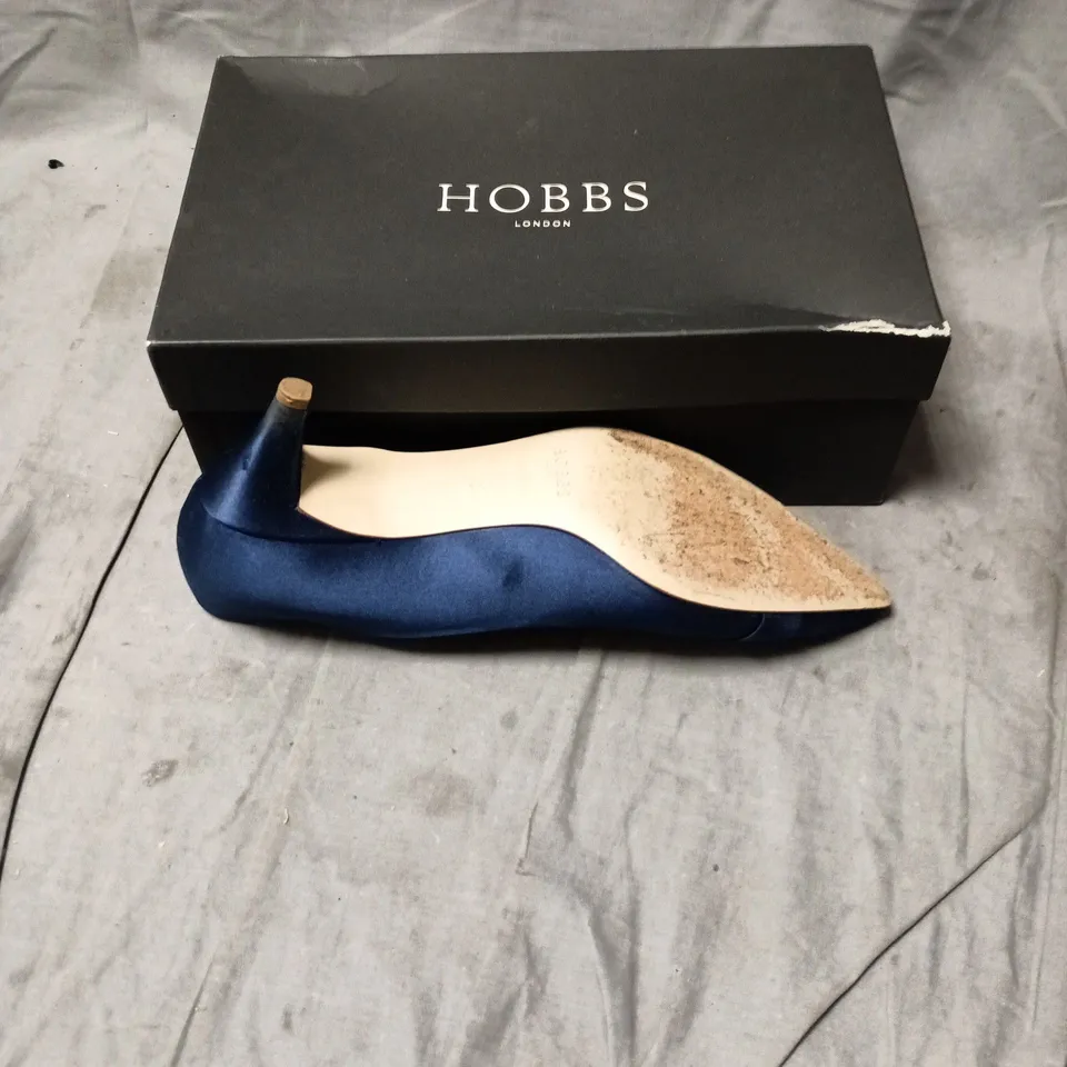 HOBBS LONDON NAVY SATIN HEELS – POINTED-TOE SIZE 40 BOXED