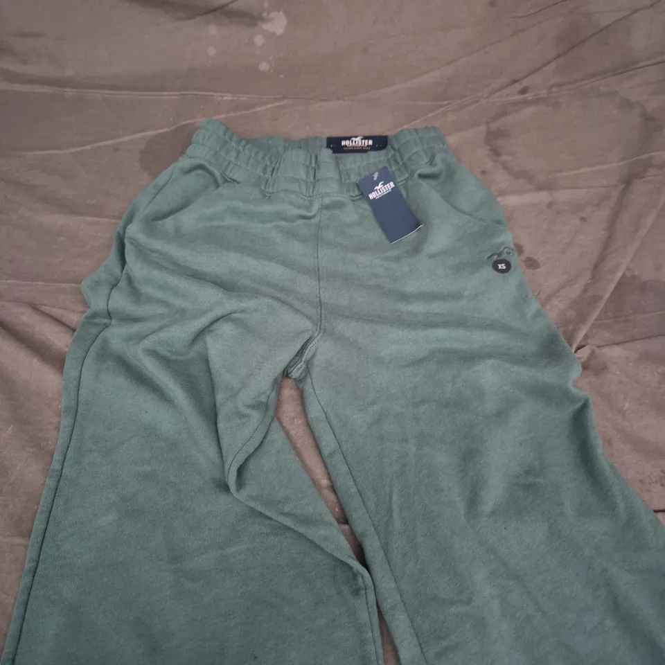 HOLLISTER ULTRA HIGH-RISE TROUSERS – XS