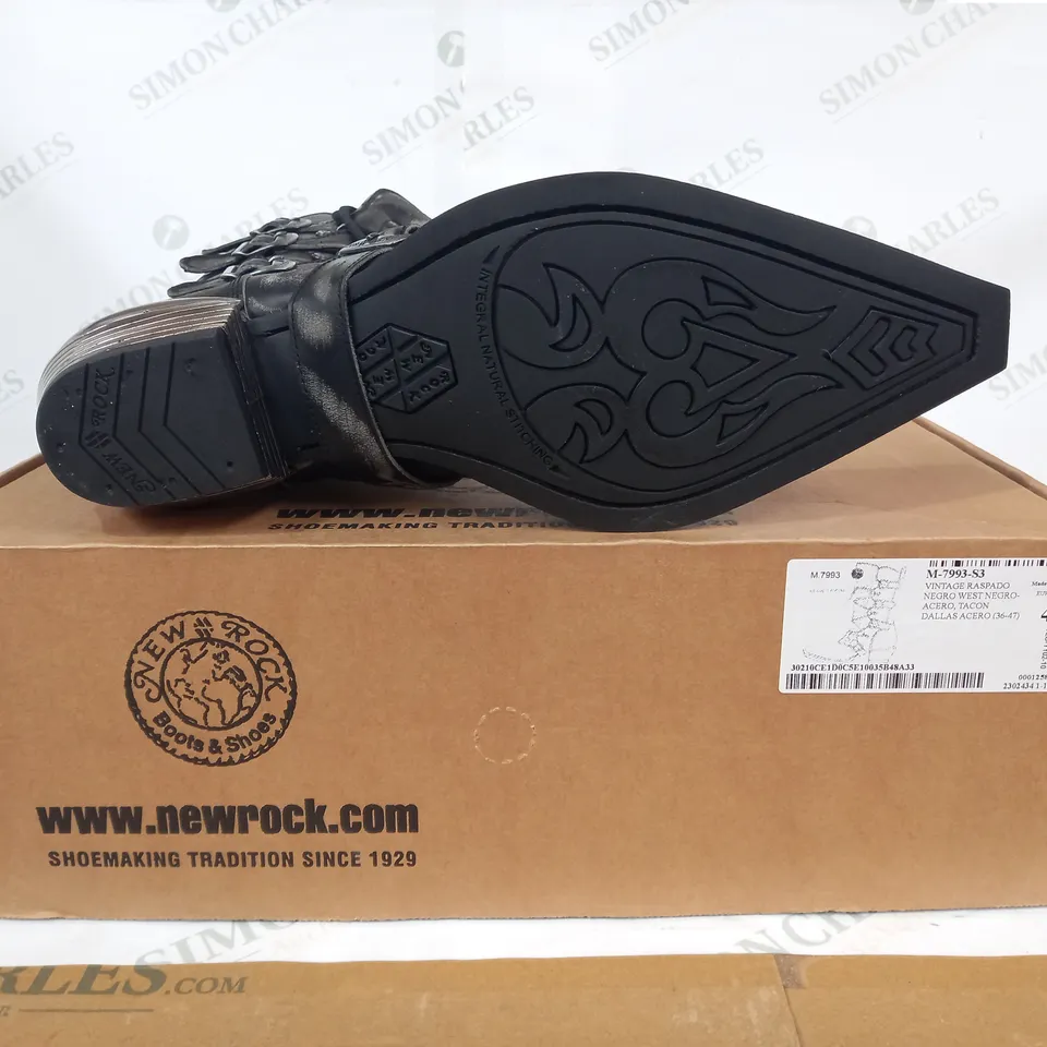 BOXED PAIR OF NEW ROCK BELOW KNEE BOOTS IN BLACK EU SIZE 46