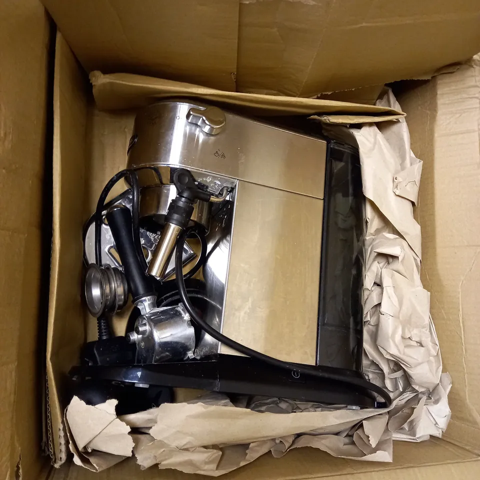 KRUPS NESPRESSO MACHINE 