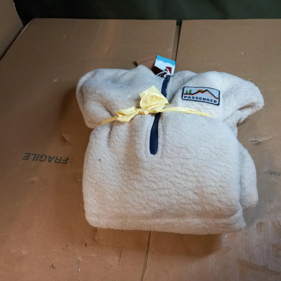 MAINE HOODED SHARPA FLEECE