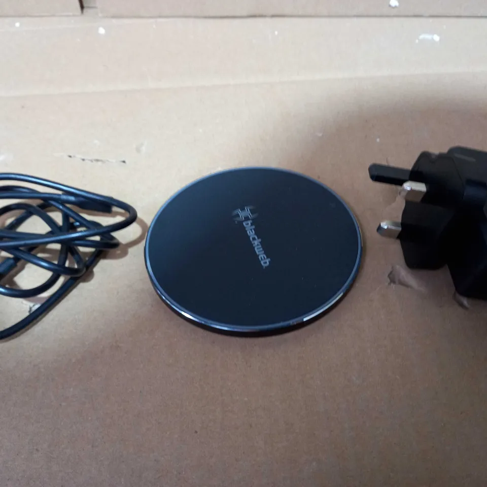 BLACKWEB WIRELESS CHARGING PAD