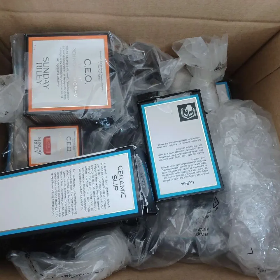 BOX OF APROX 7 SUNDAY RILEY CREAMS / COLLECTION ONLY 