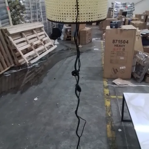 FLOOR LAMP BLACK WITH LIGHT COVER 