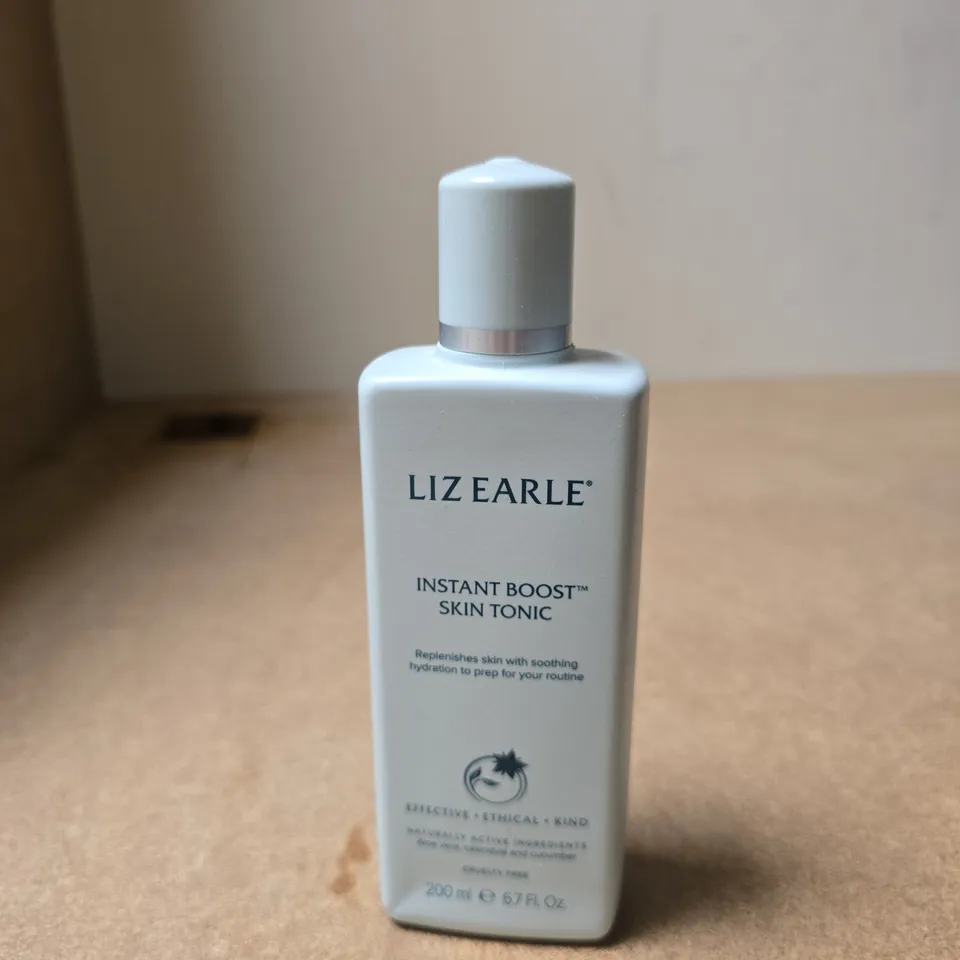 LIZ EARLE INSTANT BOOST SKIN TONER – 200 ML