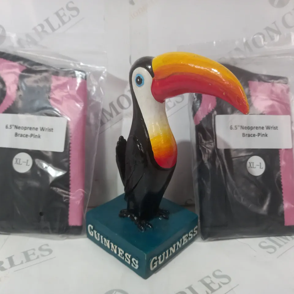 APPROXIMATELY 20 ASSORTED HOUSEHOLD ITEMS TO INCLUDE NEOPRENE WRIST BRACE IN PINK, GUINNESS TOUCAN, ETC