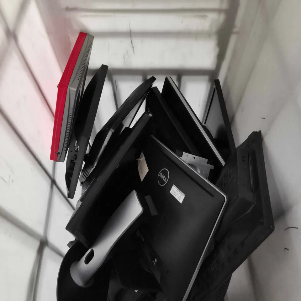 APPROXIMATELY 10 ASSORTED MONITORS IN VARIOUS BRANDS TO INCLUDE DELL, LUXOR ETC - COLLECTION ONLY 