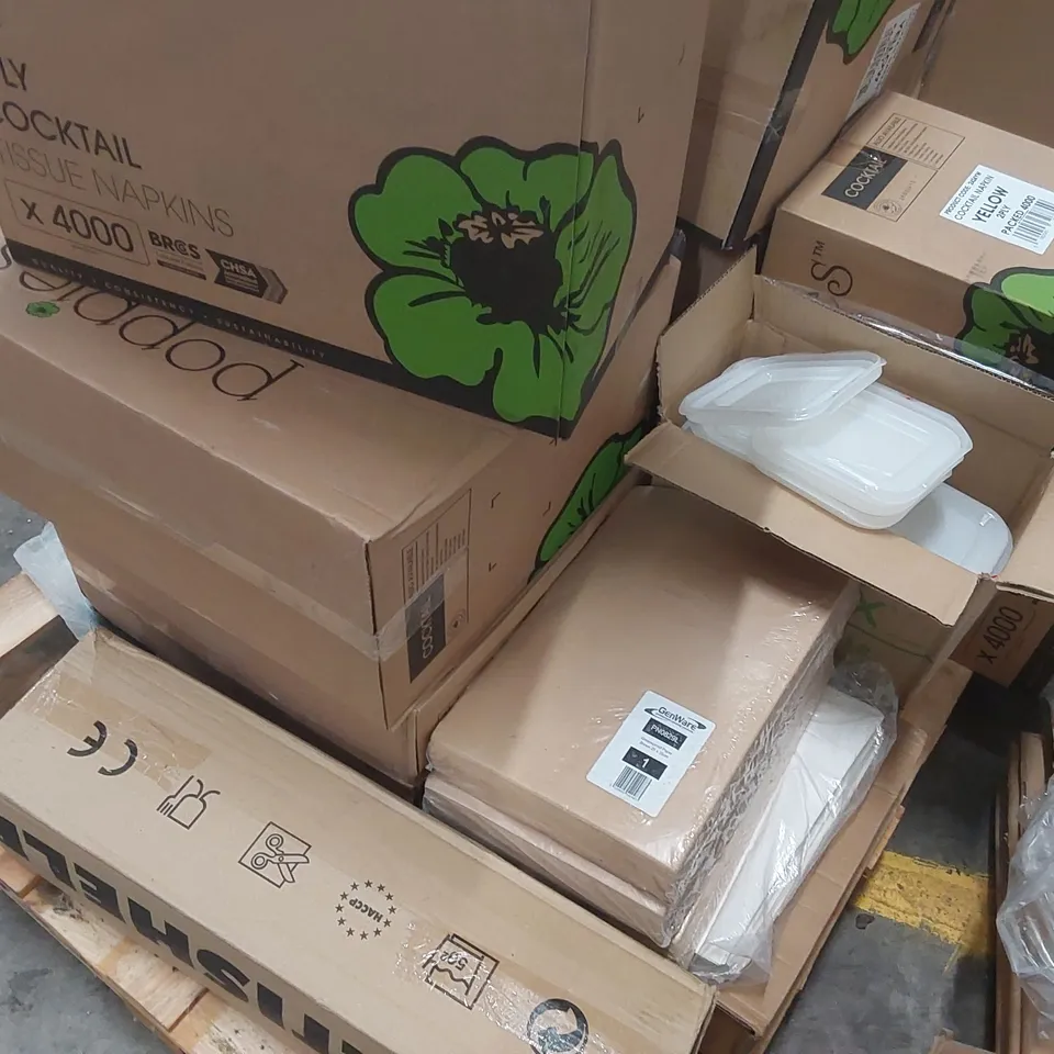 PALLET CONTAINING A LARGE QUANTITY OF CATERING SUPPLIES INCLUDING: POPPIES COCKTAIL NAPKINS, CONTAINER LIDS ECT
