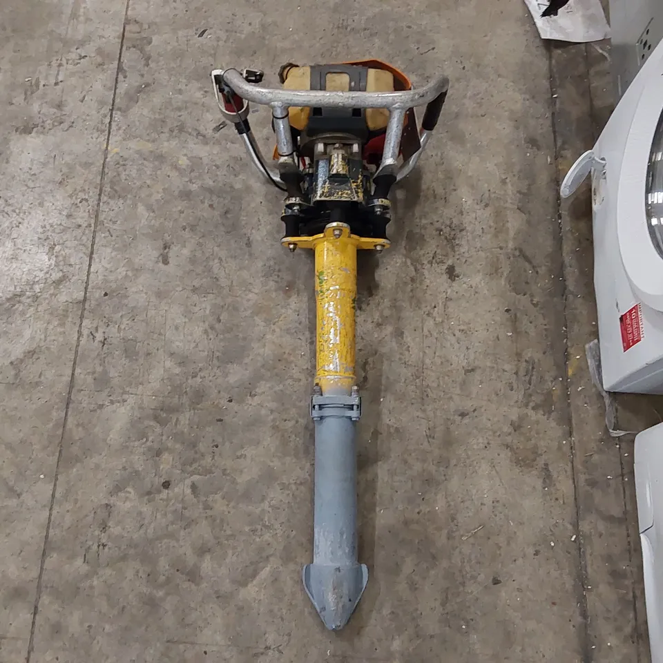 ROBEL 2 STROKE VERTICAL TAMPER