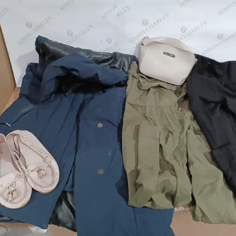 BOX OF APPROX 18 ASSORTED CLOTHING ITEMS TO INCLUDE - FRANK USHER HANG BAG - MADELINE JONES LEGGINGS - MONSOON KHAKI PANTS ECT