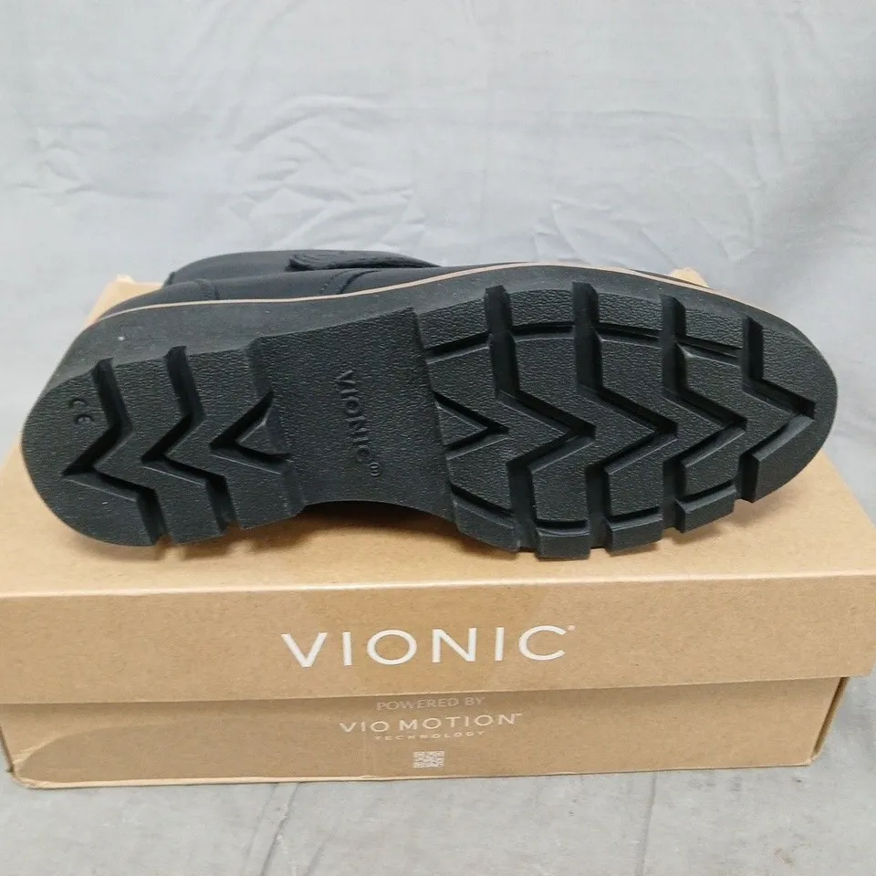 BOXED PAIR OF VIONIC ABBY LEATHER BOOTS - UK SIZE 6