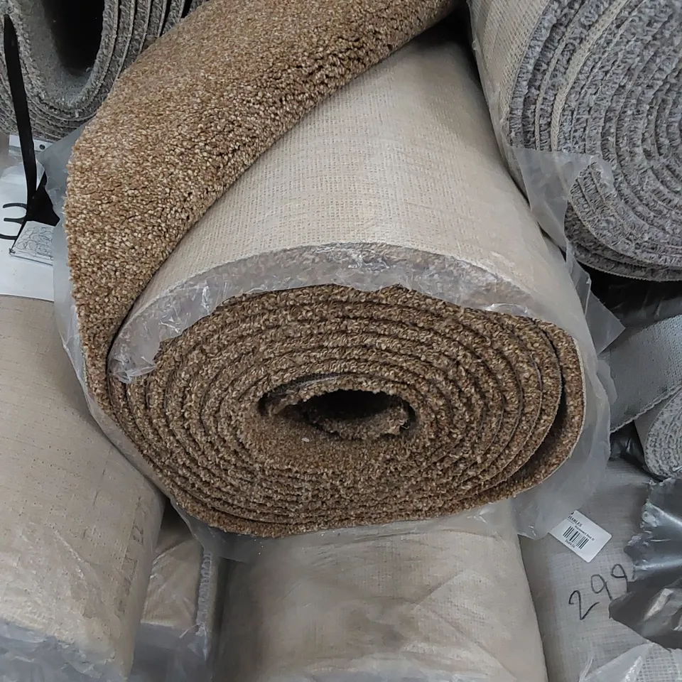 LARGE ROLL OF QUALITY CARPET // SIZE UNSPECIFIED 