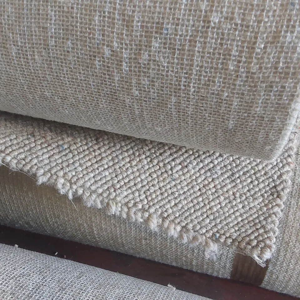 ROLL OF QUALITY HELVELLYN SWIRRAL EDGE CARPET - APPROXIMATELY 5 x 3.2m