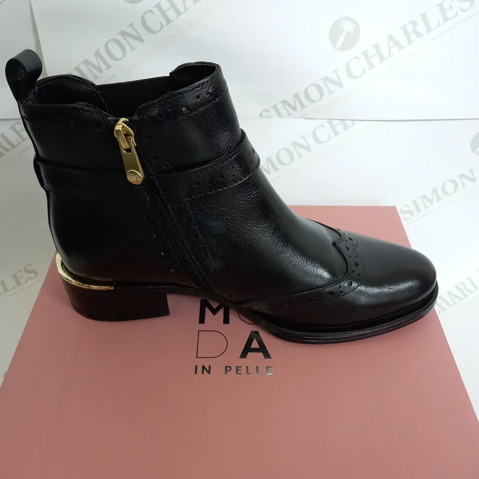 MODA IN PELLA MIKARA BOOTS IN BLACK SIZE 6 