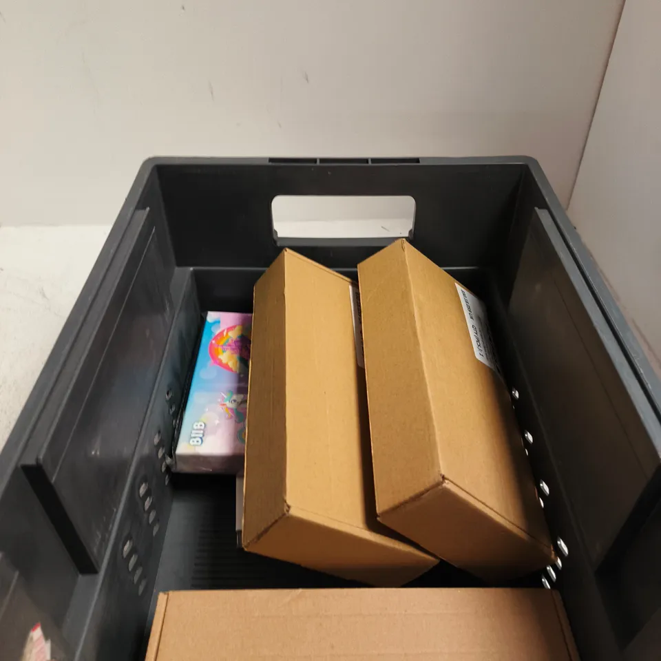 APPROXIMATELY 6 ASSORTED ITEMS INCLUDING UNICORN JEWELLERY MAKING KIT AND WAYTEK HDMI WIRELESS EXTENDER