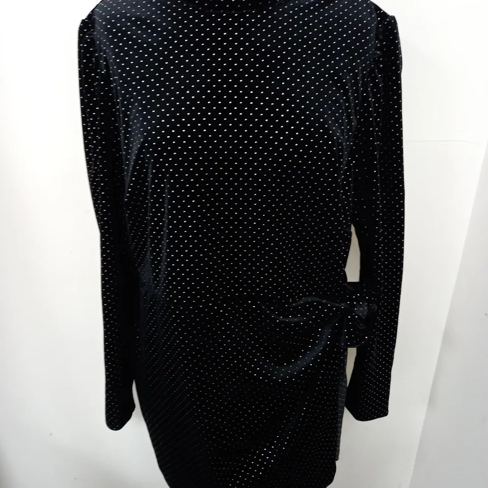 NEW LOOK XMAS DOT VELVET MINI DRESS - UK 16