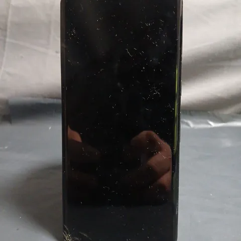 GOOGLE PIXEL 7 PRO SMARTPHONE – BLACK – CRACKED SCREEN
