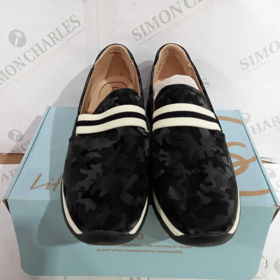 BOXED PAIR OF LIFE STRIDE HADDIE BLACK CAMO TECH RAISED SHOES - UK 5