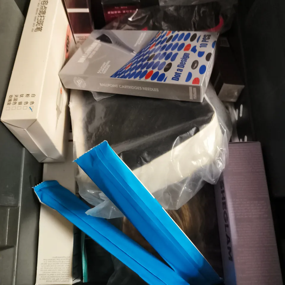 APPROXIMATELY 20 HEALTH AND BEAUTY PRODUCTS TO INCLUDE ORAL B PRO HEADS, RADOX SHOWER GEL AND ELTA MD SUN CARE