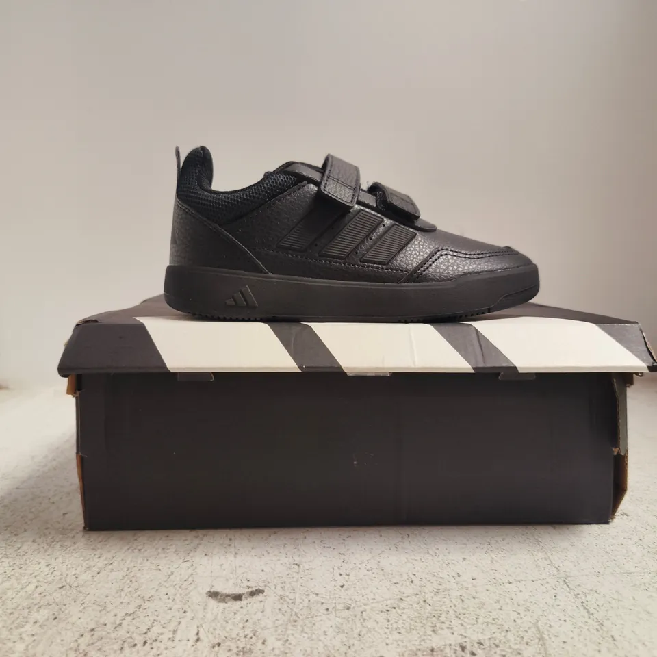 BOXED PAIR OF ADIDAS TENSAUR SPORT 3.0 KID'S TRAINERS IN BLACK SIZE UK 13