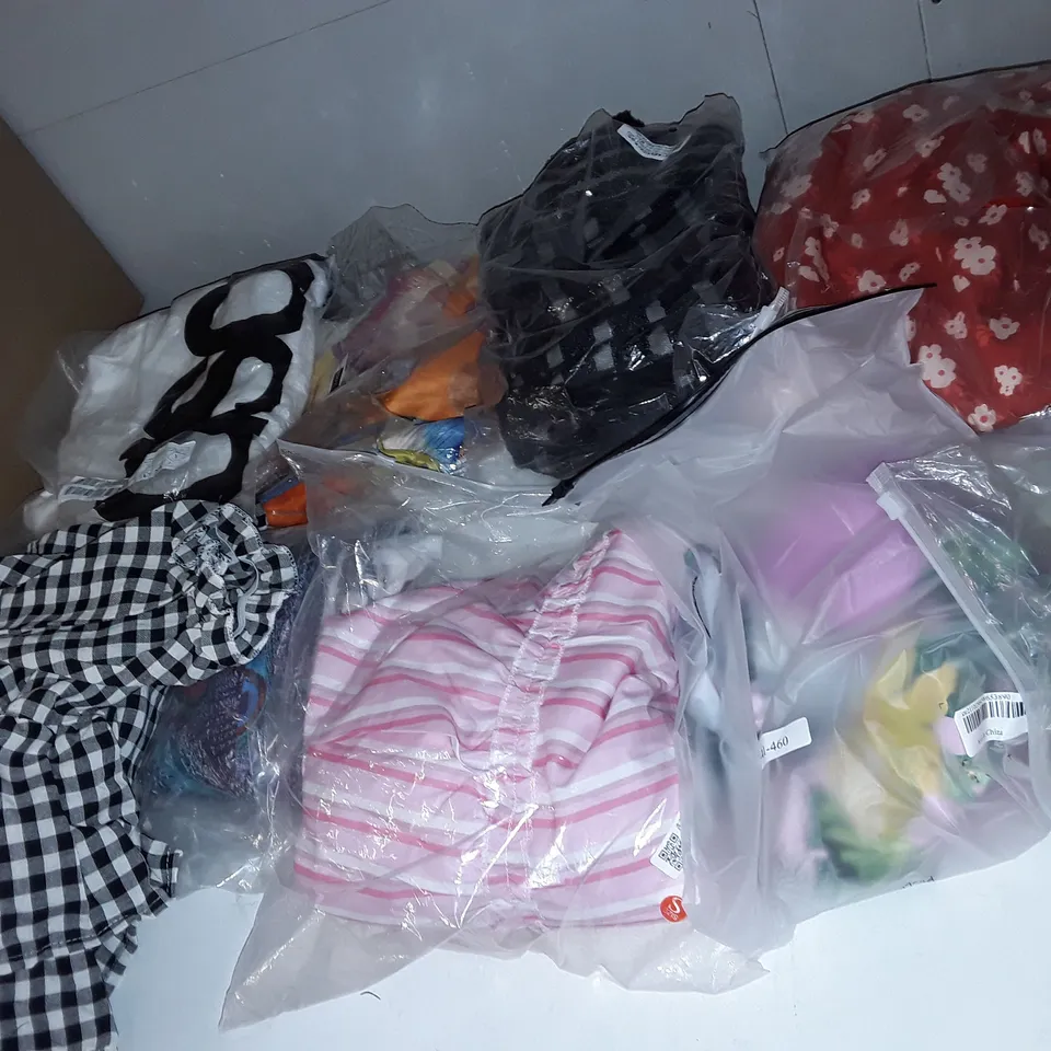 A MEDIUM BOX OF 10 ASSORTED CLOTHING ITEMS TO INCLUDE A CHEQUERED WHITE/BLACK DRESS AND A LITTLE MISTRESS TALL BRIDAL LACE MIDI DRESS