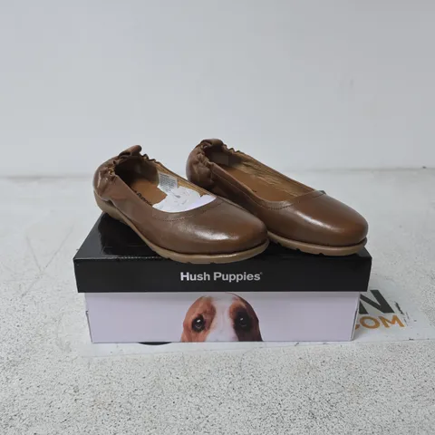 HUSH PUPPIES SKYLAR BALLERINA BALLET FLATS – TAN, UK 5