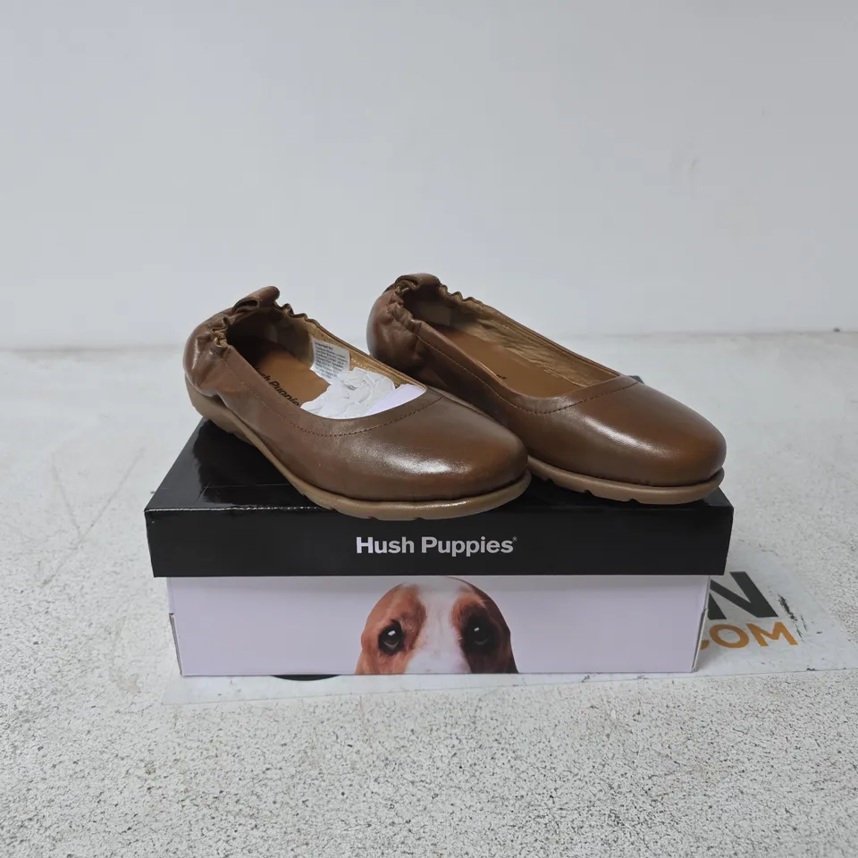 HUSH PUPPIES SKYLAR BALLERINA BALLET FLATS – TAN, UK 5 