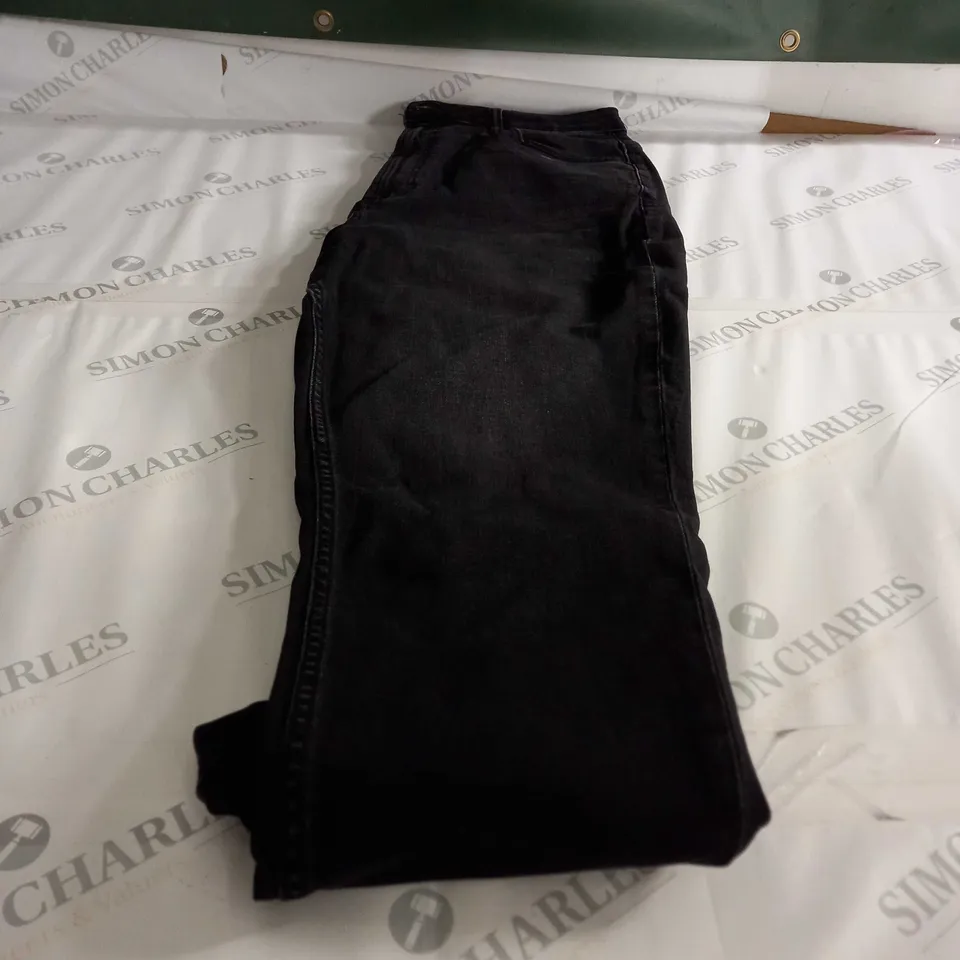 PAIR OF WASHED BLACK ASOS DESIGN HOURGLASS SLIM MOM JEANS W32 L30