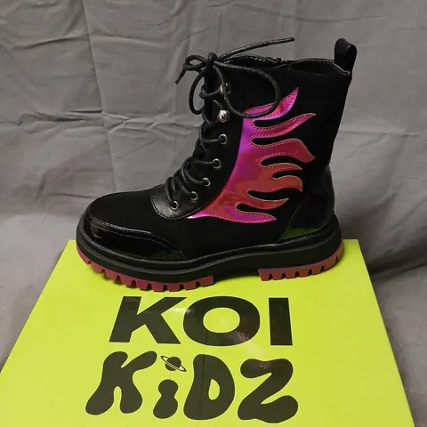 KOI KIDZ LILβ HELIOS PURPLE FLAME BOOTS, UK 1 (KIDS)
