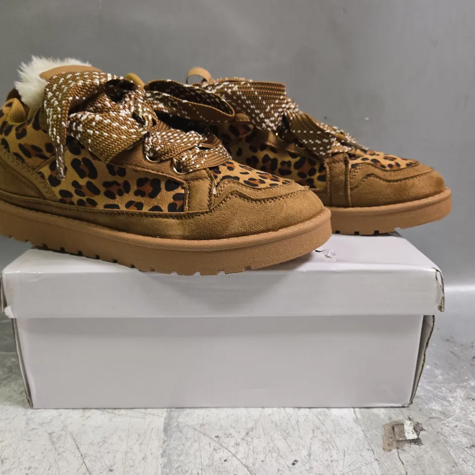 BOXED PAIR OF UNBRANDED SHOE SIN BROWN/ANIMAL PRINT SIZE EU 37