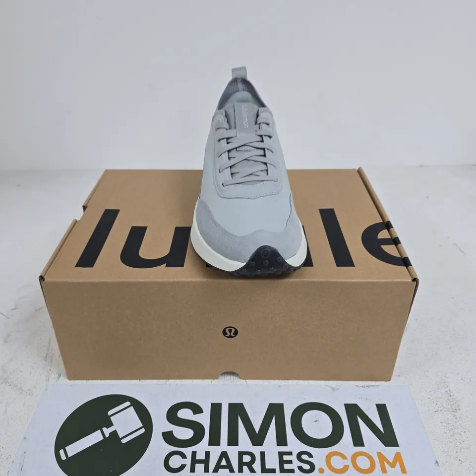 BOXED PAIR OF LULULEMON MENS CROSSCITY SNEAKERS IN GREY - UK 10.5
