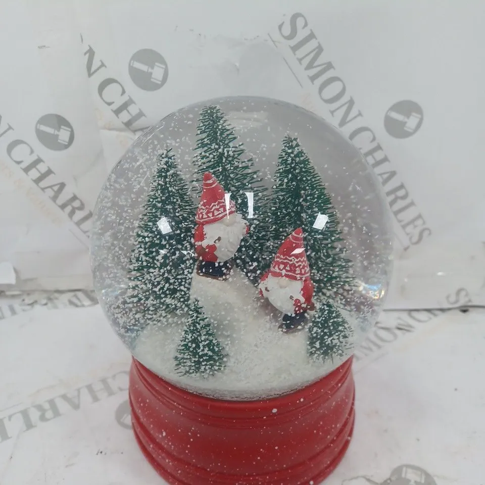 BOXED SANTA EXPRESS CHRISTMAS CHARACTER MUSICAL WATER SPINNER