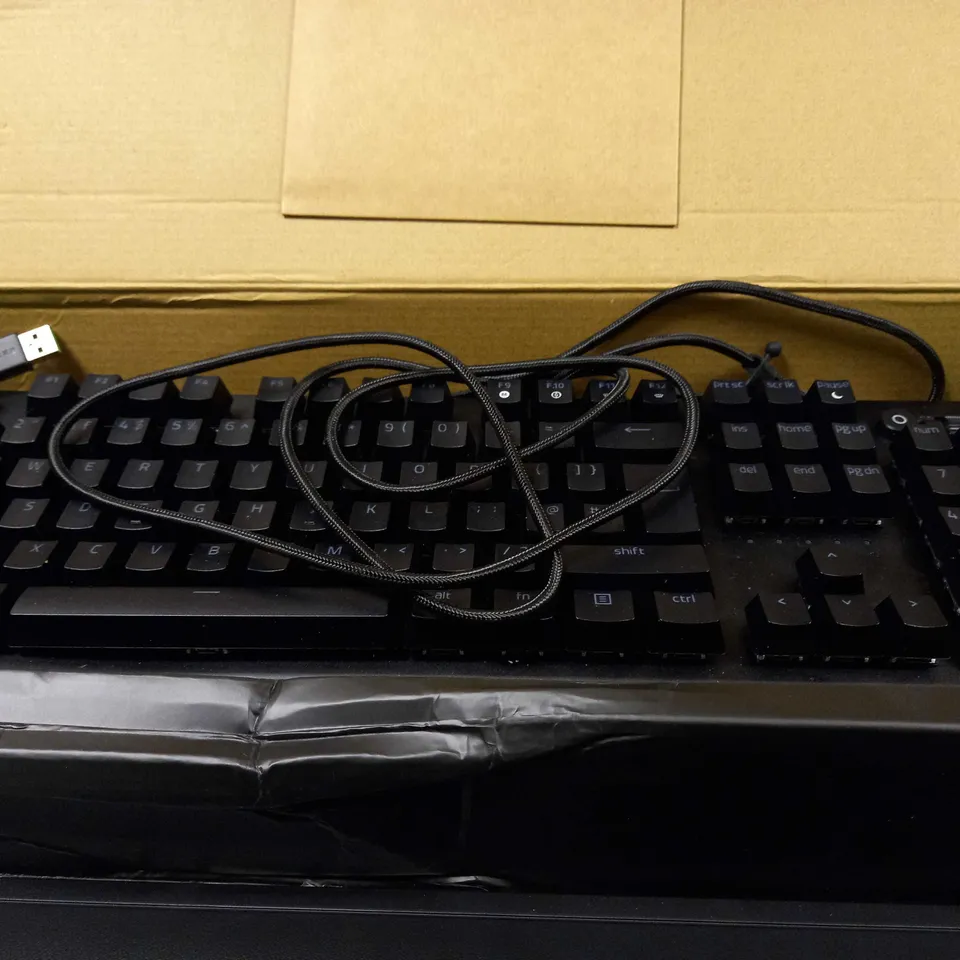 RAZER BLACKWIDOW V3 - PREMIUM MECHANICAL GAMING KEYBOARD