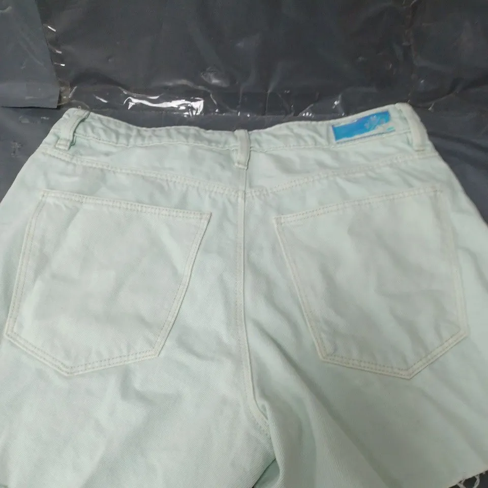 VERA MODA VIMANNA MINT DENIM SHORTS SIZE MEDIUM