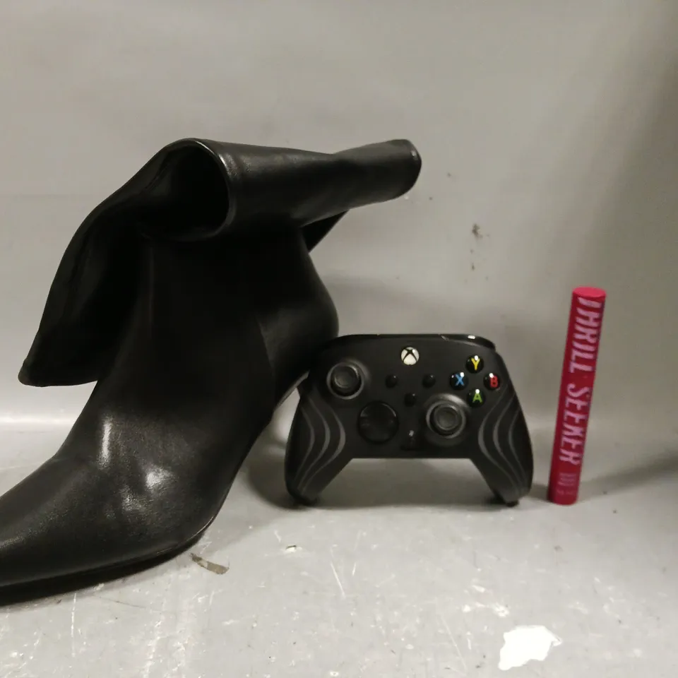 BOX OF APPROXIMATELY 5 ASSORTED ITEMS TO INCLUDE - PDP AFTERGLOW WAVE WIRED CONTROLLER , THRILL SEEKER EXTREME BLACK MASCARA , NEW LOOK STILETTO HEELS UK 7 ETC