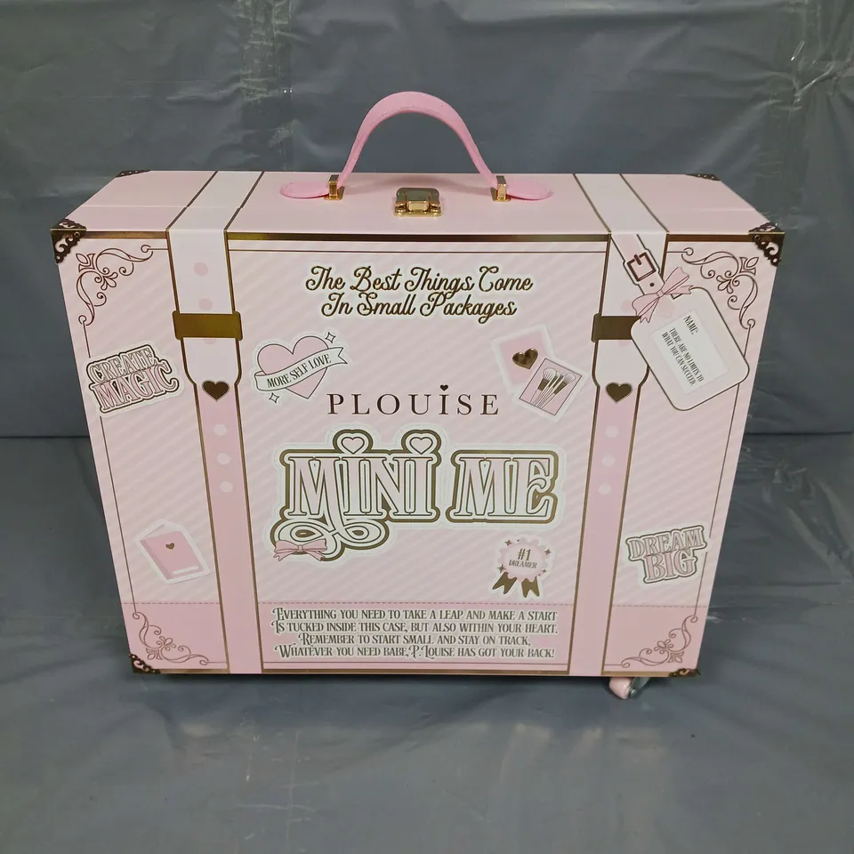 PLOUISE MINI ME TRAVEL CASE IN PINK