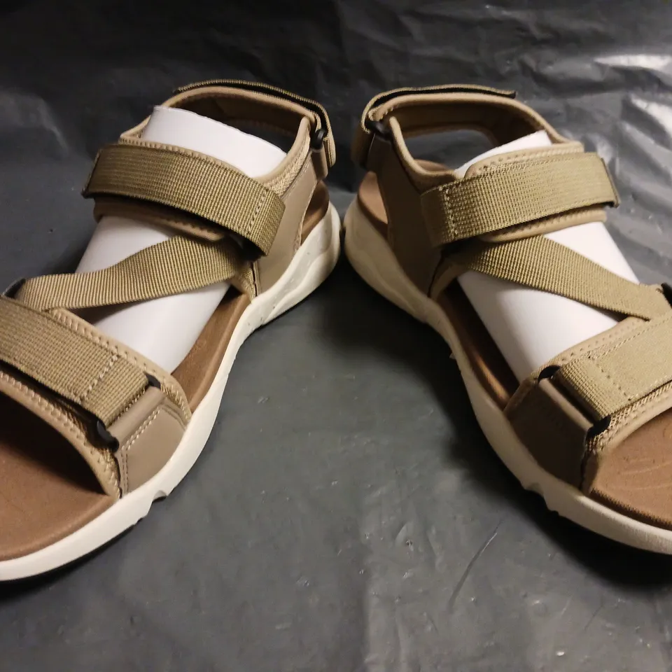 BOXED PAIR OF PDQ SANDALS IN BEIGE SIZE 10