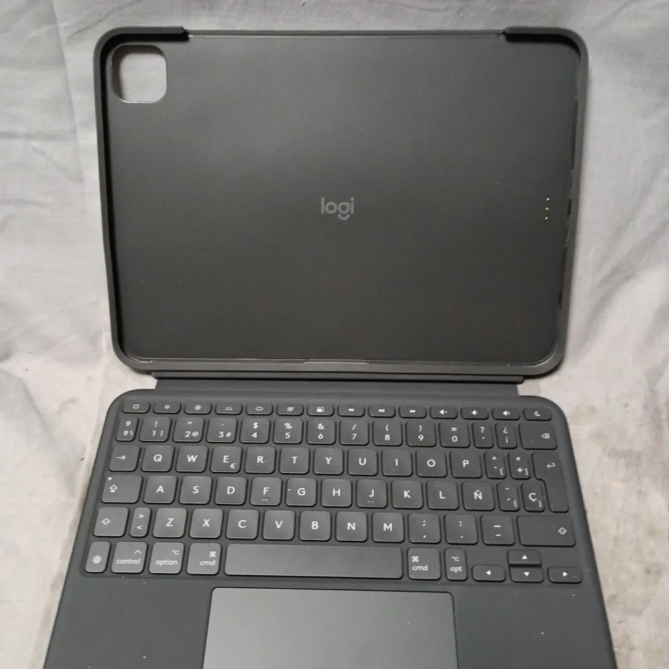 BOXED LOGITECH COMBO TOUCH IPAD PRO 11" TABLET KEYBOARD - SPANISH LAYOUT 