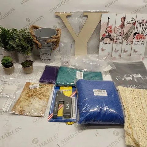 BOX OF APPROXIMATELY 19 ASSORTED ITEMS TO INCLUDE;
