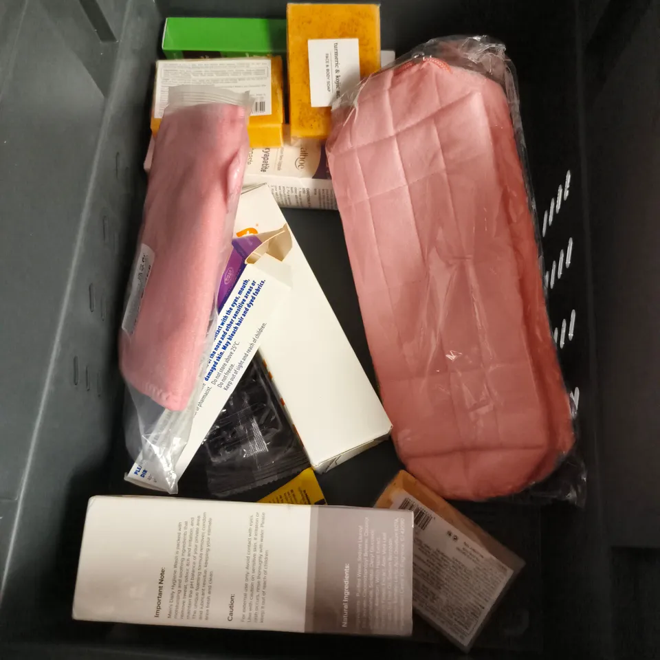 APPROXIMATEY 20 ASSORTED HEALTH AND BEAUTY PRODUCTS TO INCLUDE - SKIN+ME FOAMING CLEANSER - FCUK HAIR & BODY WASH - BYOMA SENSITIVE RETINOL OIL - ETC