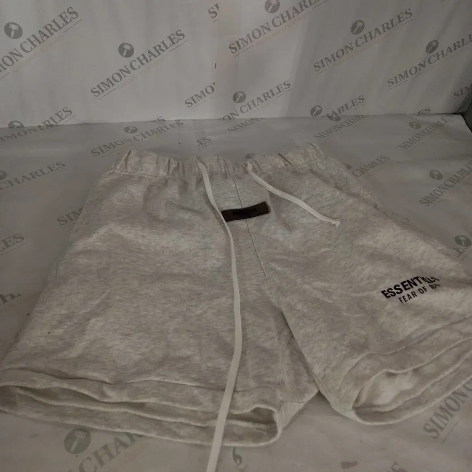 LARGE ESSENTIALS CREAM SHORTS 
