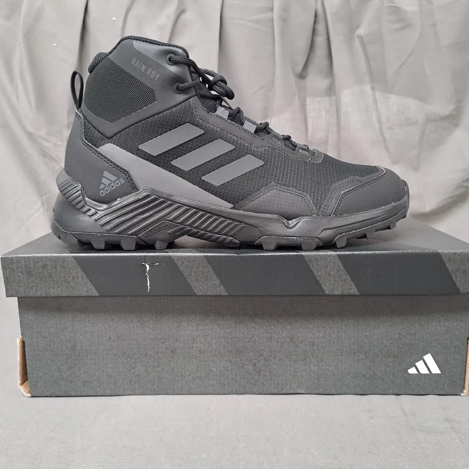 BOXED PAIR OF ADIDAS EASTRAIL 2 MID SHOES IN BLACK UK SIZE 10.5