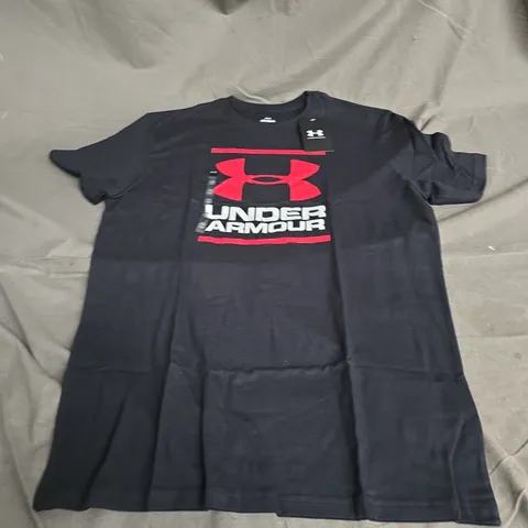 UNDER ARMOUR PRINTED TEE IN BLACK SIZE M