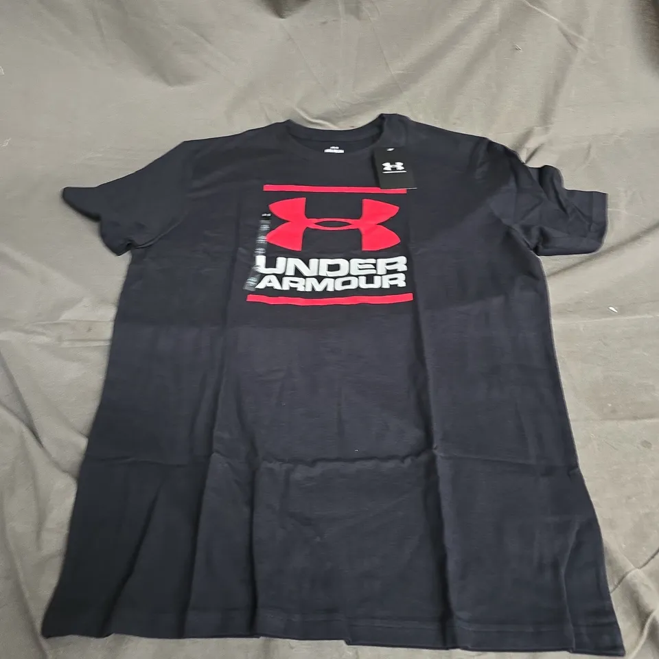 UNDER ARMOUR PRINTED TEE IN BLACK SIZE M