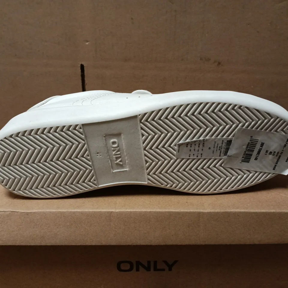 BOXED PAIR OF ONLY SOUL 4 PU SNEAKERS IN WHITE - UK 7