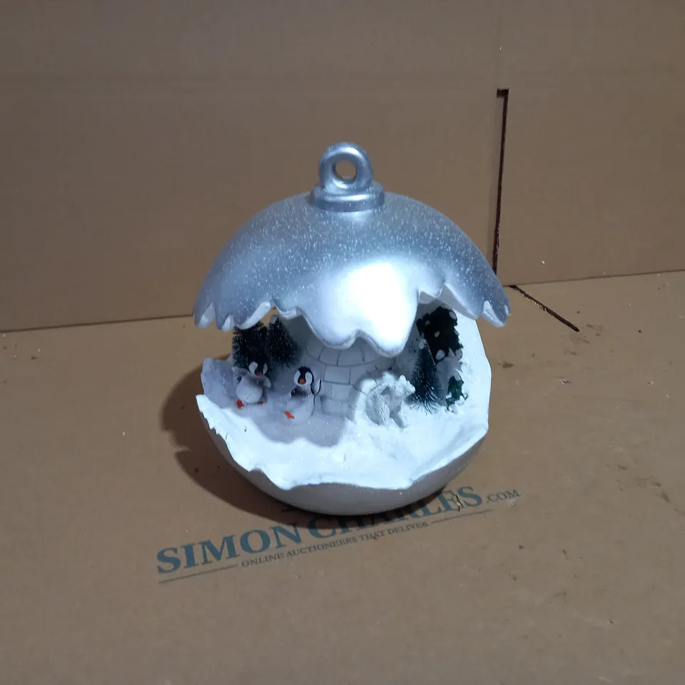 CHRISTMAS DETAILED BAUBLE DECORATION 