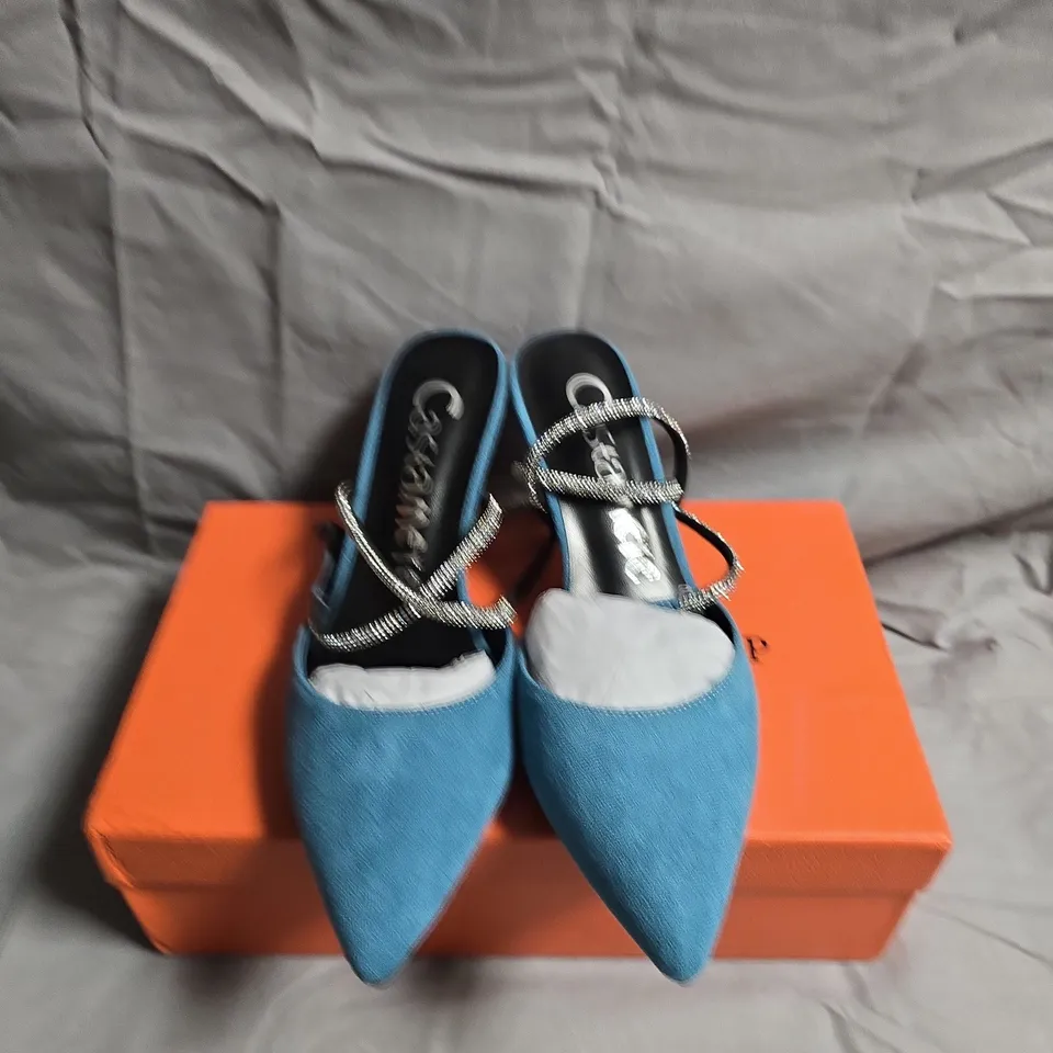 BOXED PAIR OF GRACE EVERY STEP POINTED SHOES - UK SIZE 36