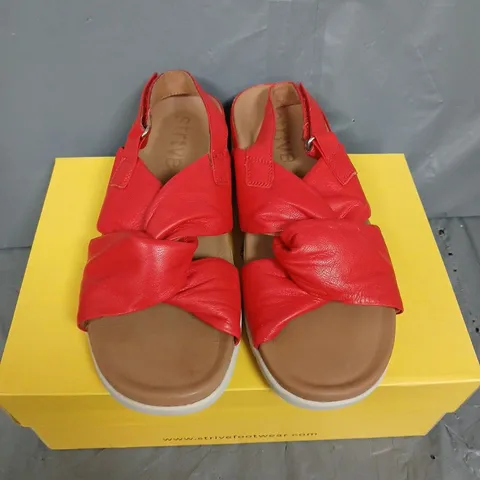 BOXED PAIR OF STRIVE TAHITI SANDALS - UK SIZE 7